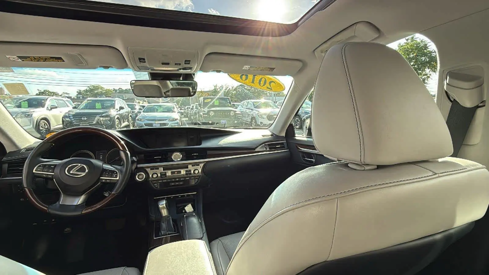 2016 Lexus ES 350 photo 20