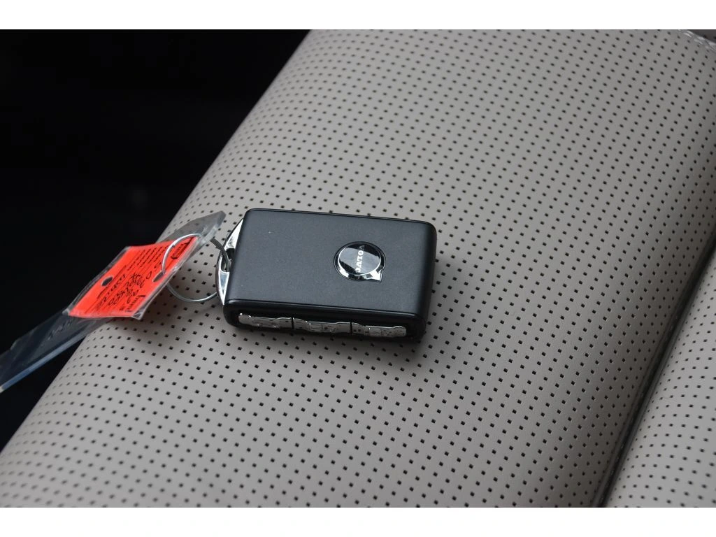 2026 Volvo - image 38