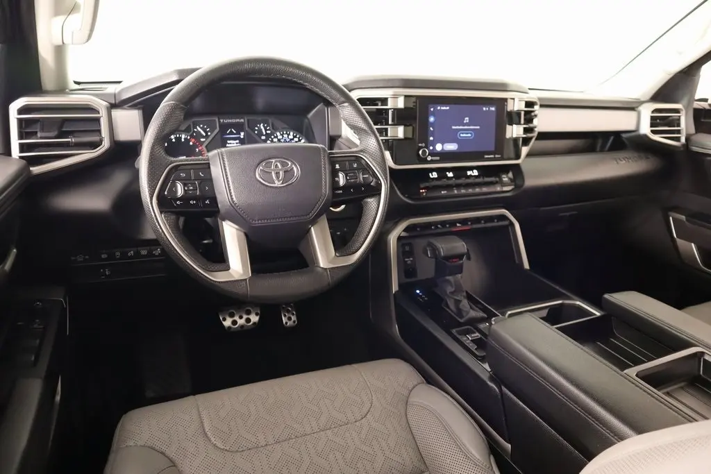 2022 Toyota Tundra SR5 photo 2