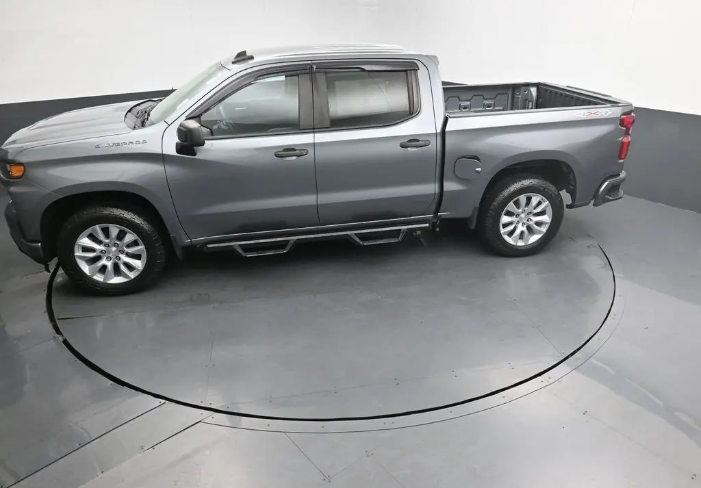 2020 Chevrolet Silverado 1500 Custom photo 29