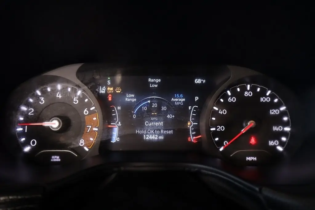 2024 Jeep Compass Latitude photo 3