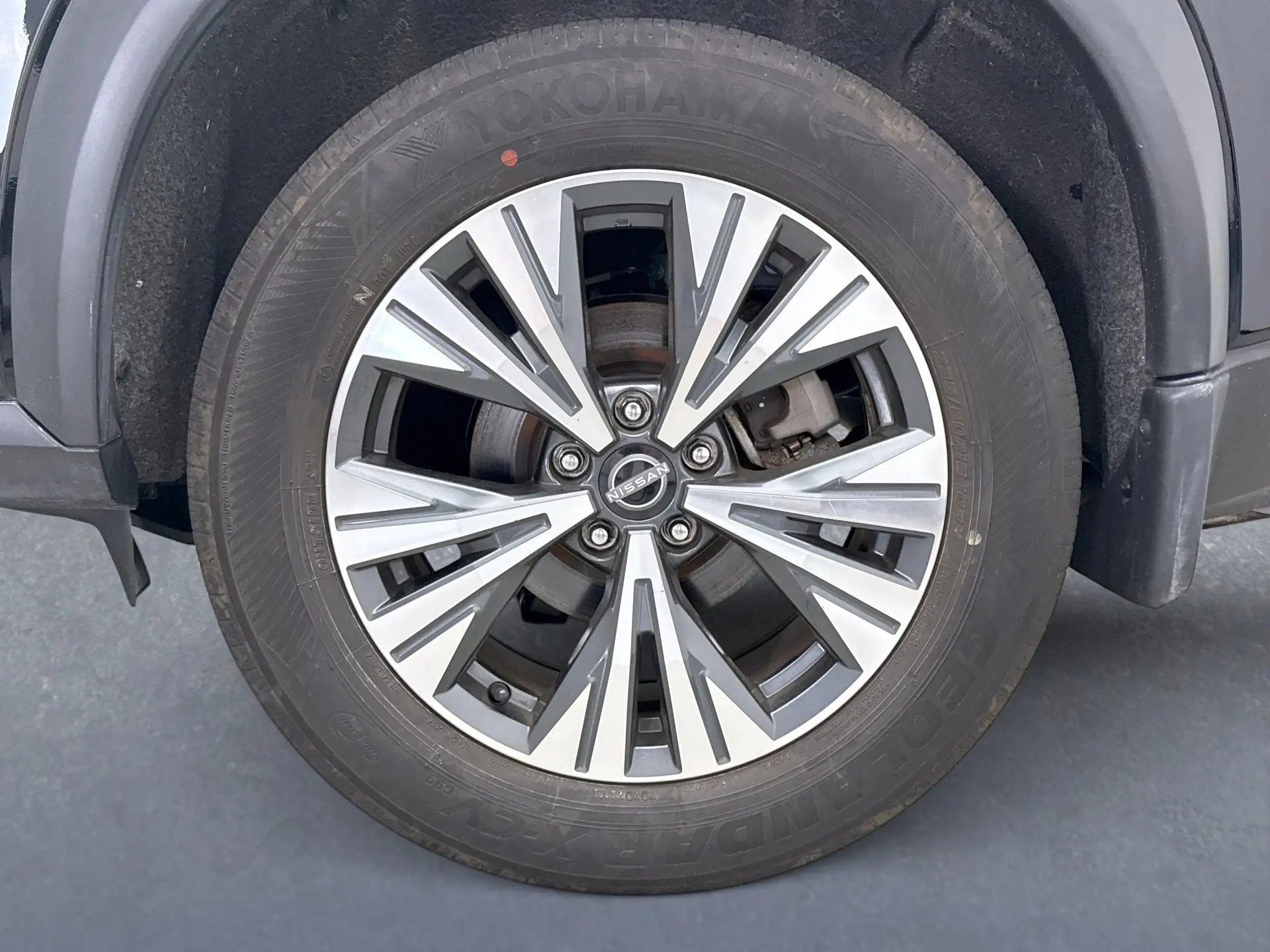 2023 Nissan Rogue SV photo 10