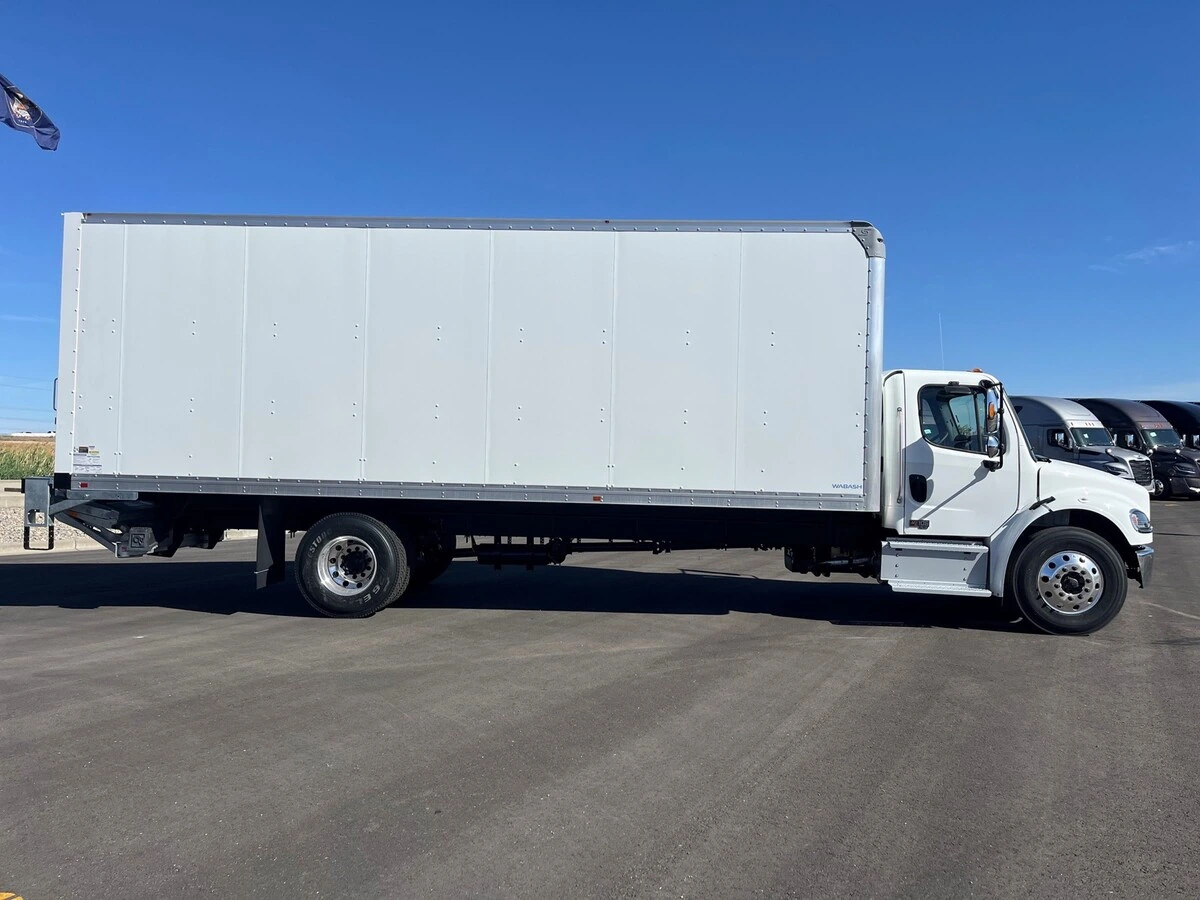 2027 Freightliner M2 106 — photo 4