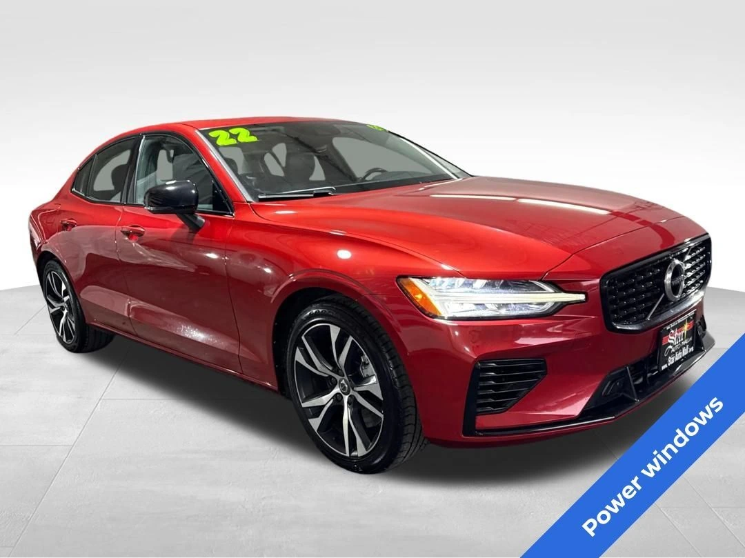 2022 Volvo - image 3