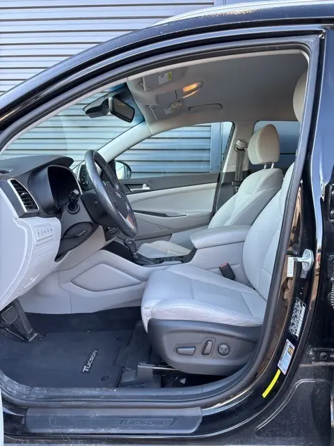 2021 Hyundai Tucson Sport photo 3