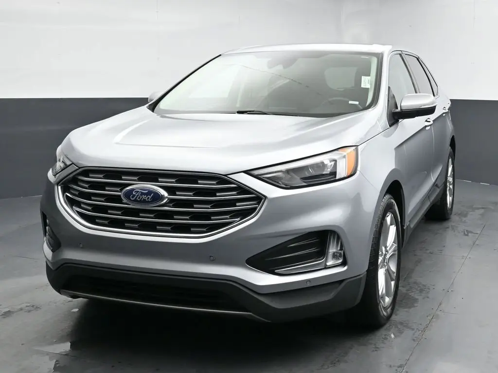 2022 Ford Edge Titanium photo 4