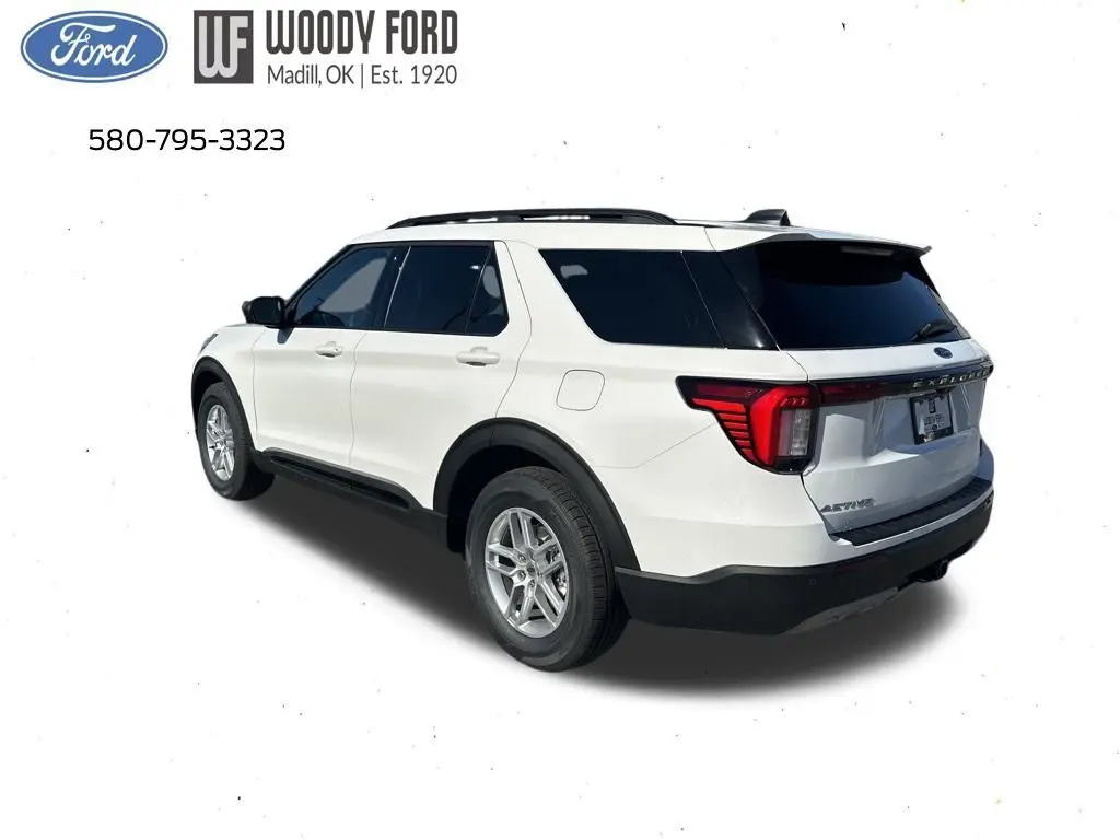 2026 Ford Explorer photo 2