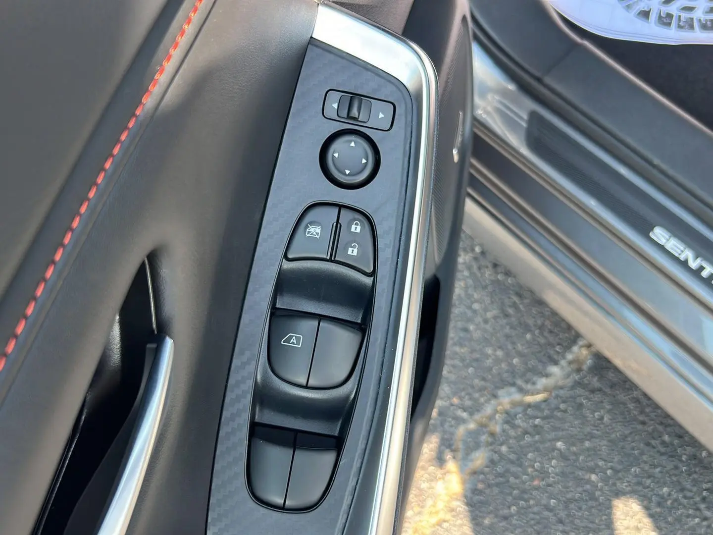 2025 Nissan Sentra SR photo 21