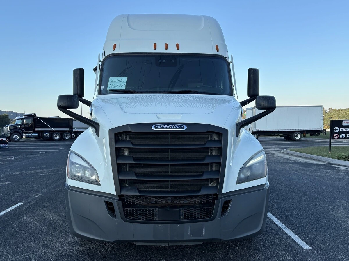 2022 Freightliner Cascadia — photo 4