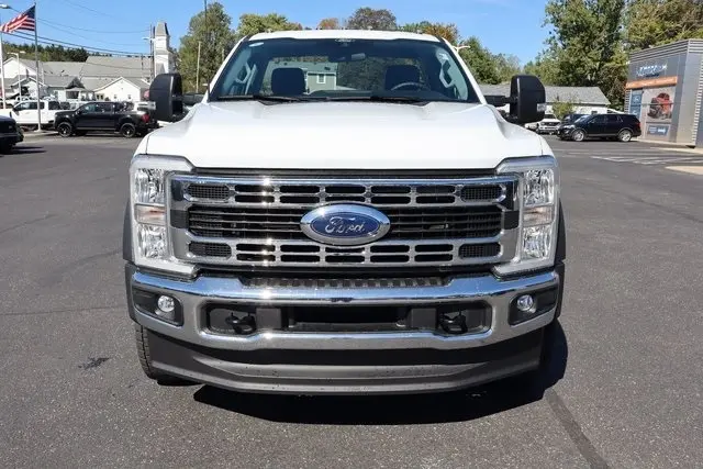 2026 Ford F-550 photo 11