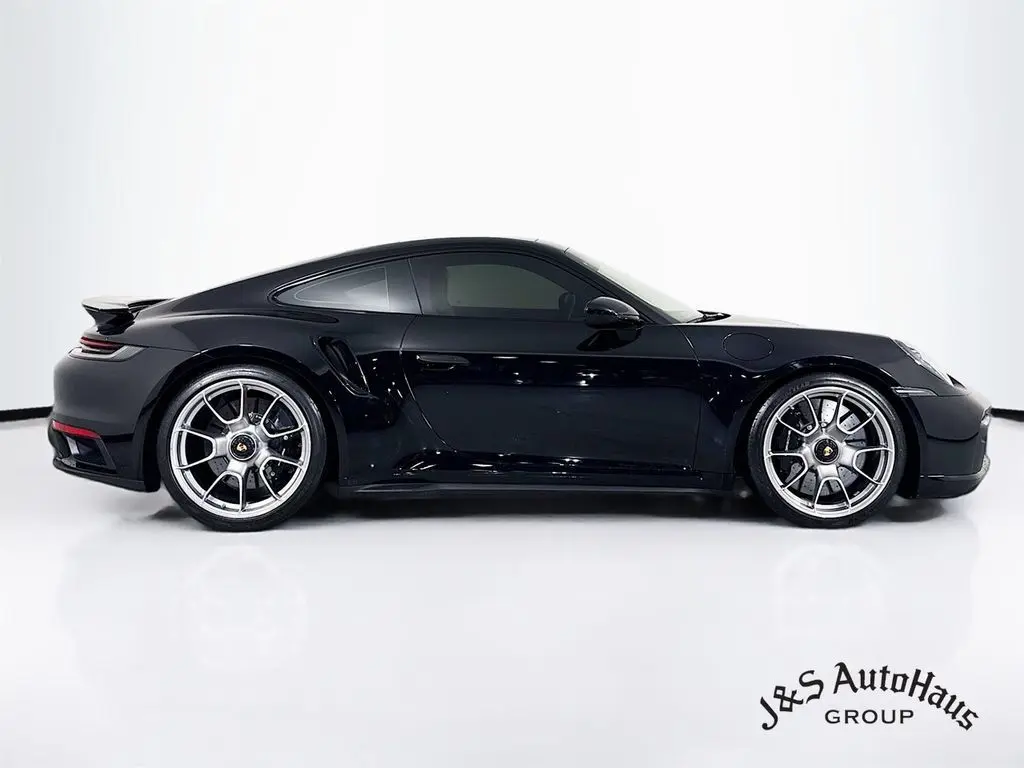 2022 Porsche 911 Turbo S photo 8
