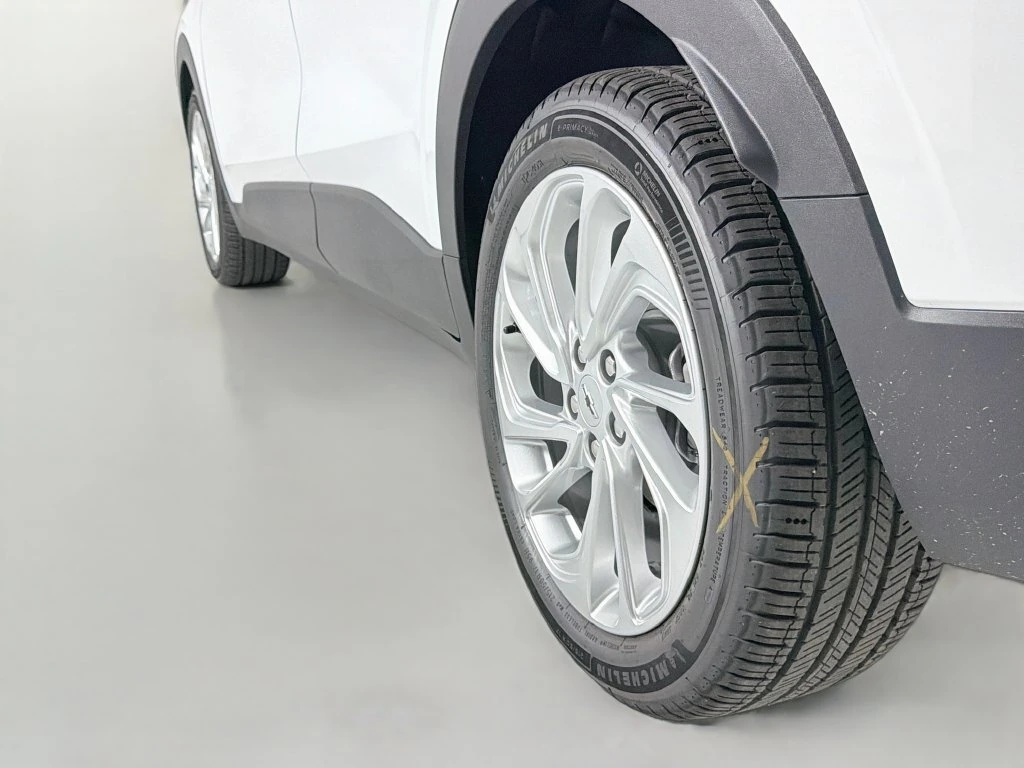 2027 Chevrolet Bolt EV LT - Photo 30