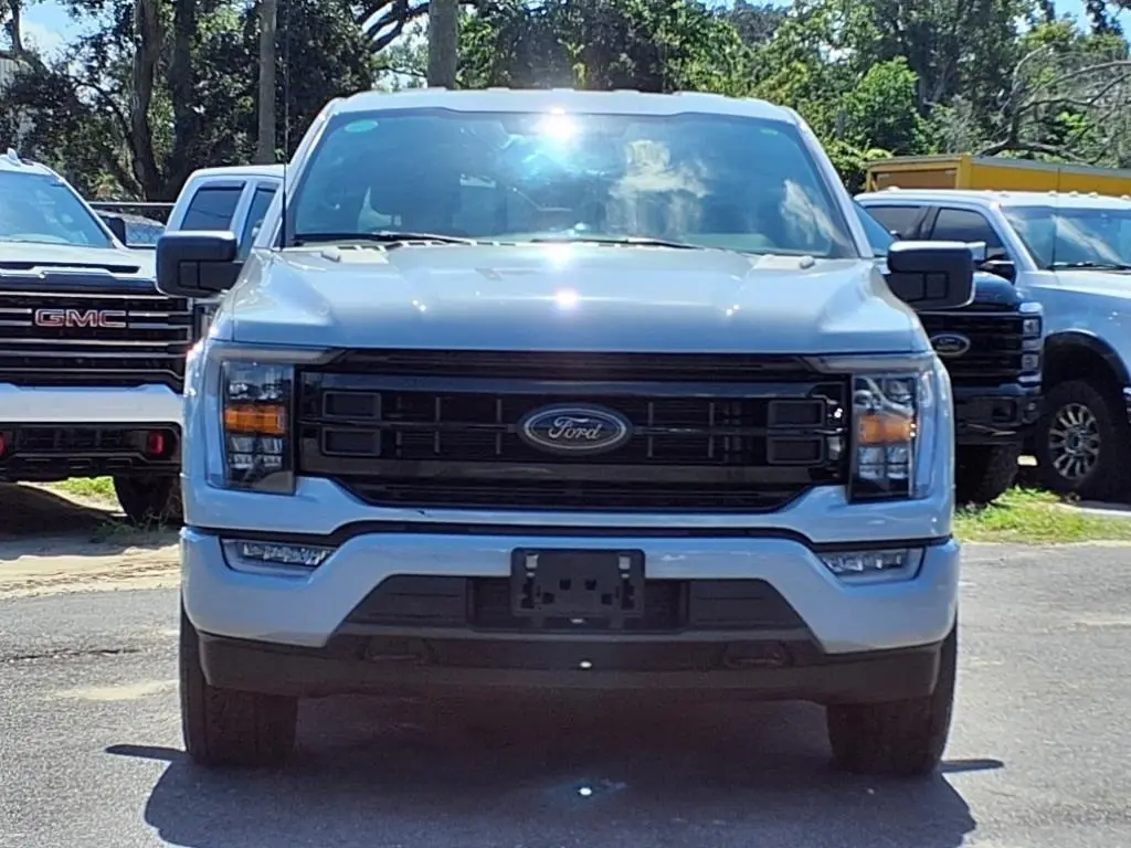 2023 Ford F-150 XLT photo 2