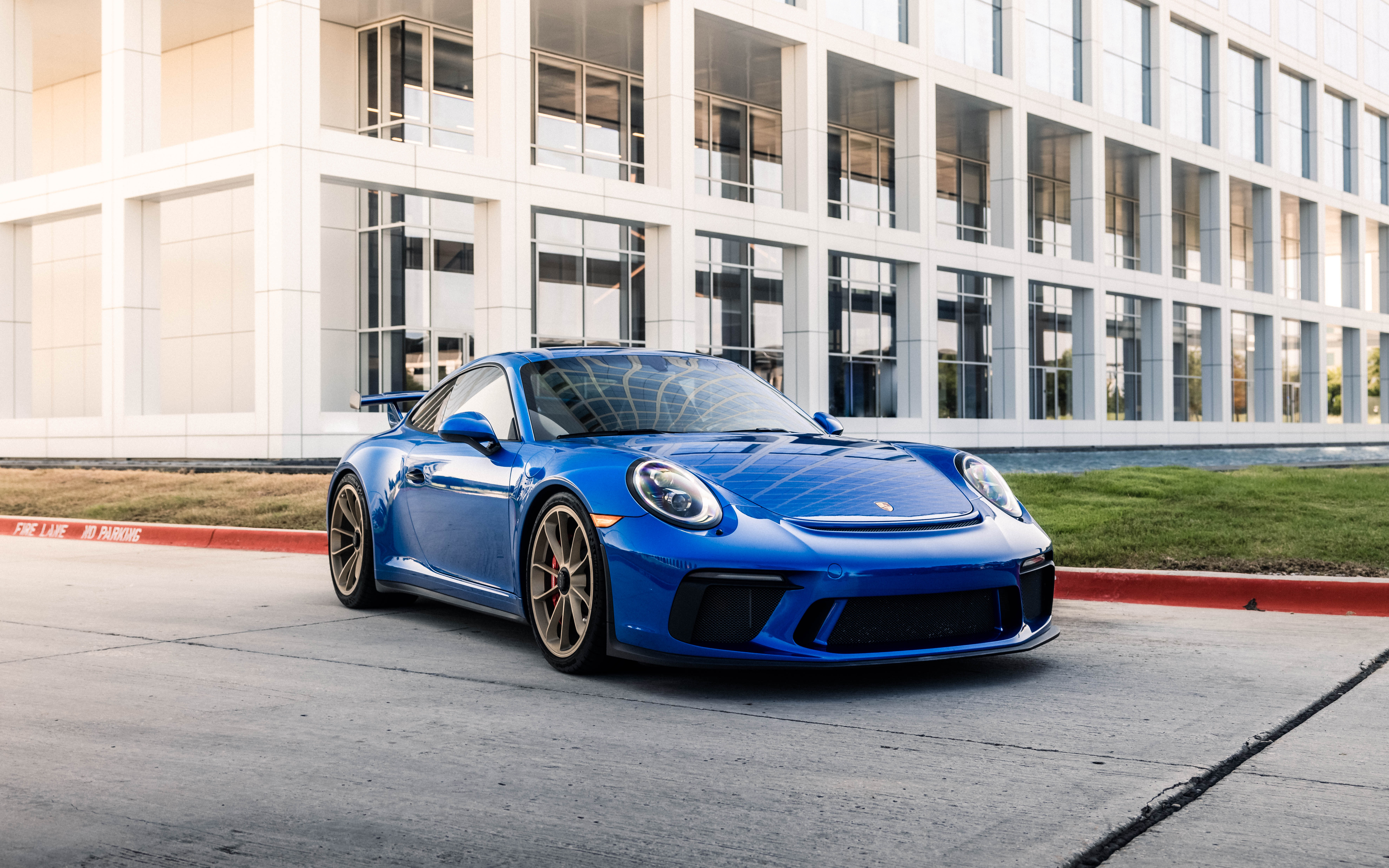 Porsche 911 GT3 in the Tactical Fleet showroom