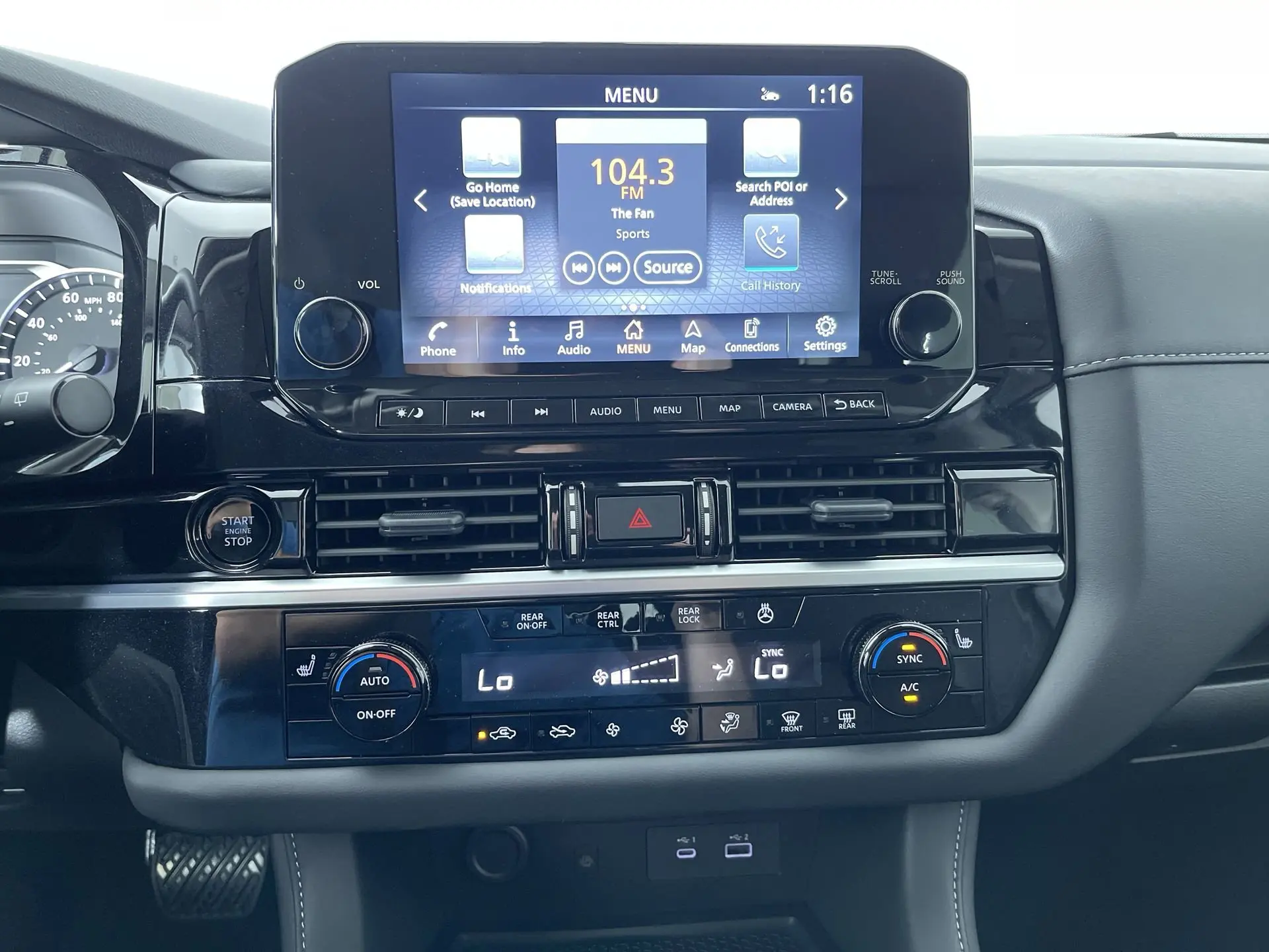 2025 Nissan Pathfinder SL photo 16