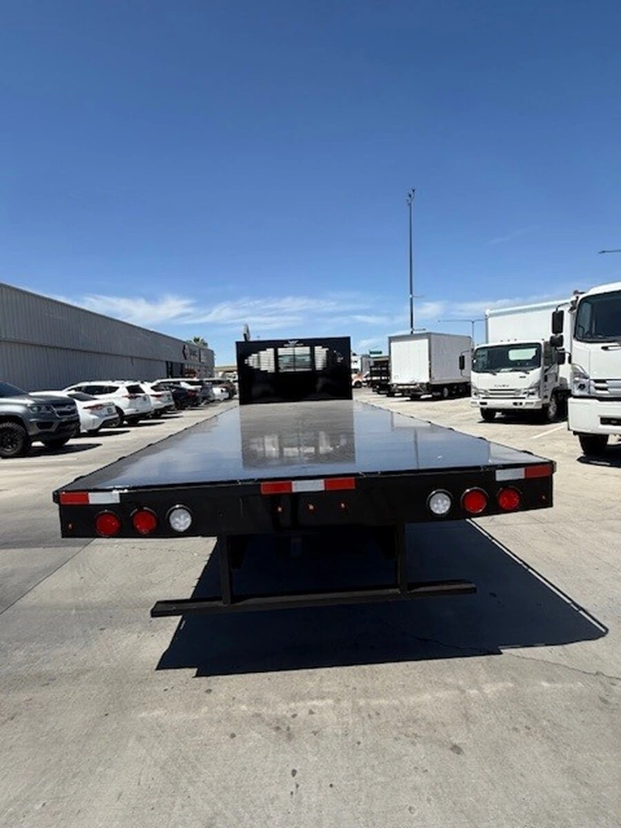 2024 Isuzu NRR — photo 3