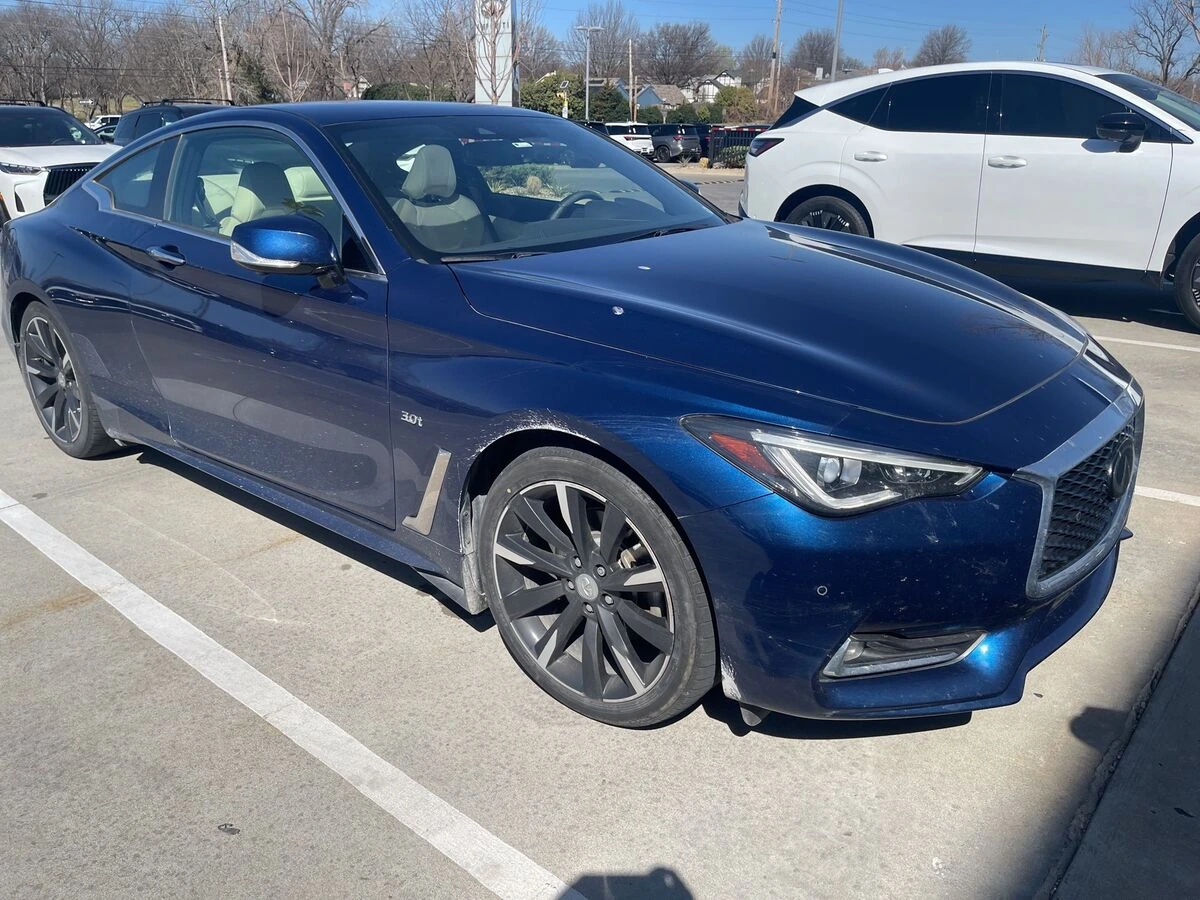 2019 INFINITI Q60 Coupe LUXE
