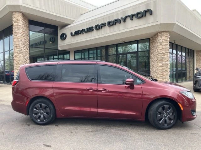 Used 2020 Chrysler Pacifica Hybrid Limited with VIN 2C4RC1N7XLR288159 for sale in Centerville, OH