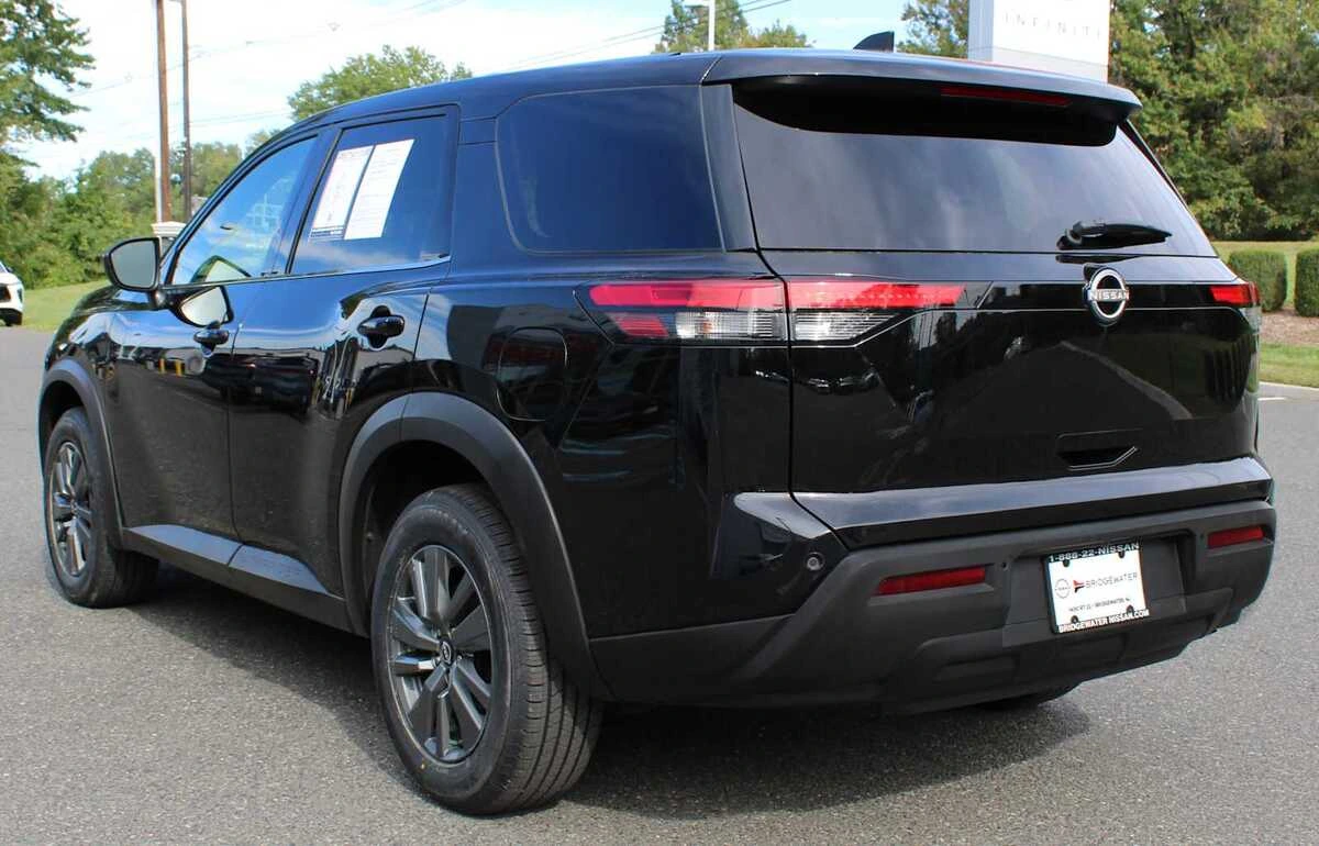 2023 Nissan Pathfinder S - Photo 7