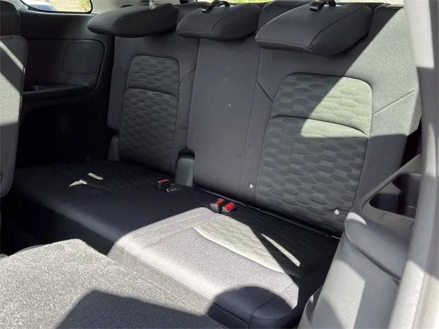 2025 Nissan Pathfinder SV photo 22