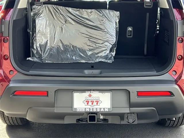 2025 Nissan Pathfinder SV photo 4