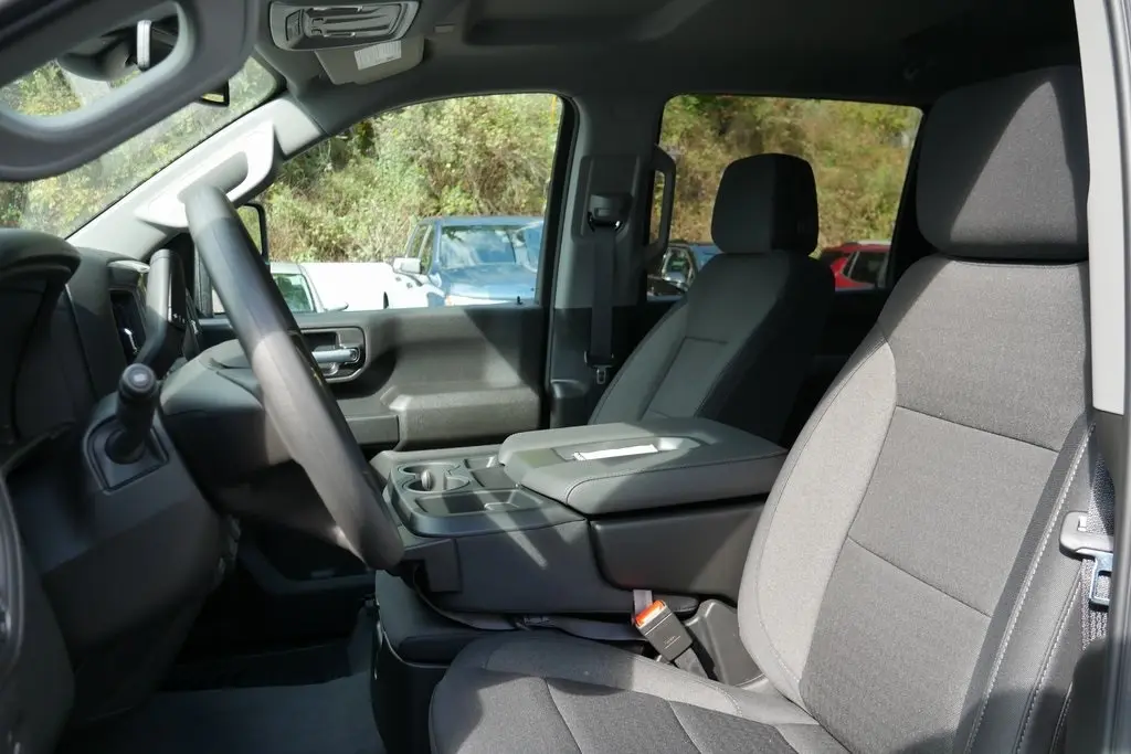2026 Chevrolet Silverado 2500HD Custom photo 7