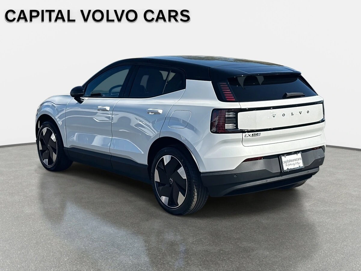 2026 Volvo - image 7