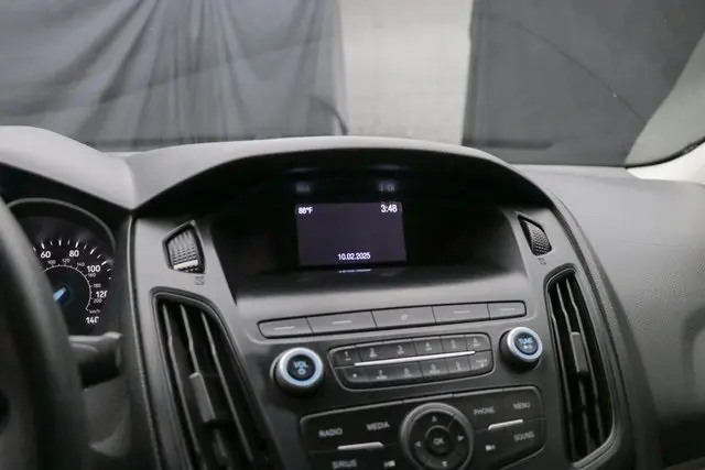 2018 Ford Focus SE photo 25