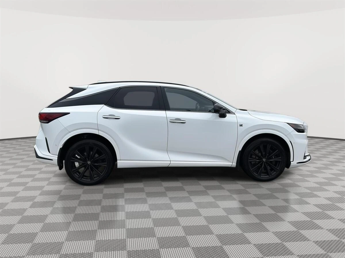 2023 Lexus RX Hybrid 500h - Photo 11