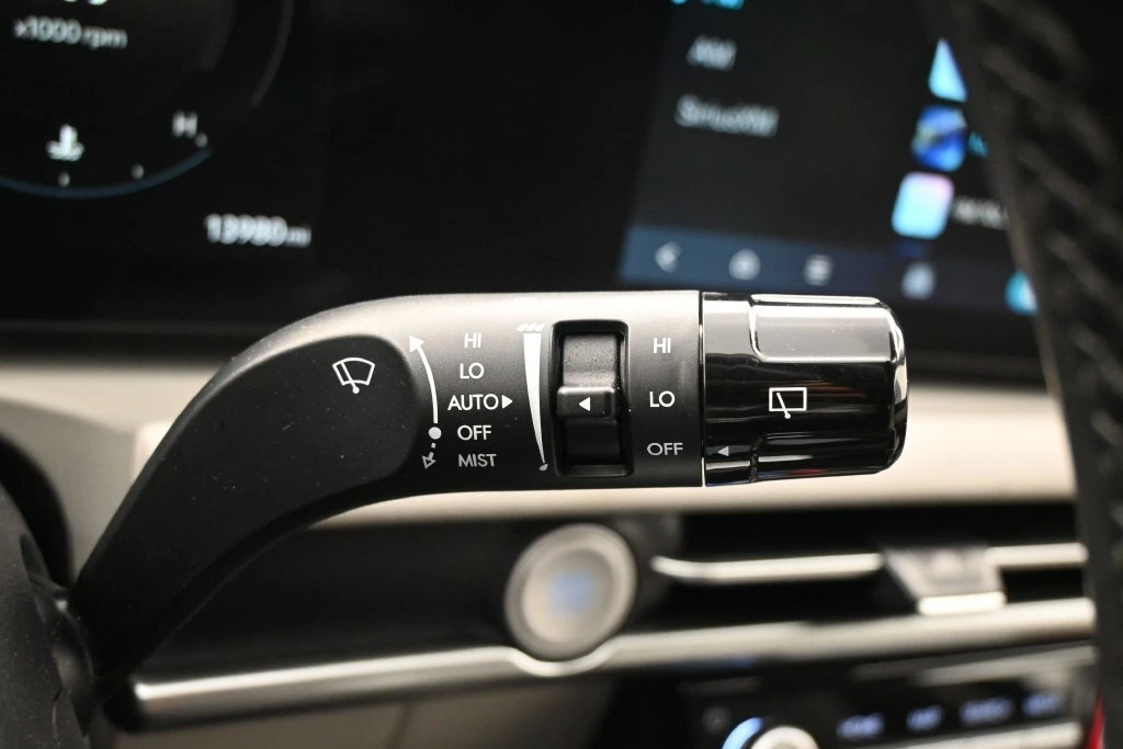 2025 Hyundai Tucson Limited - Photo 16