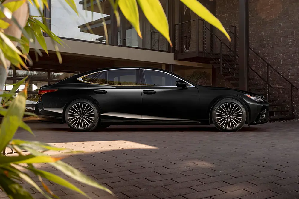 2026 LEXUS LS 