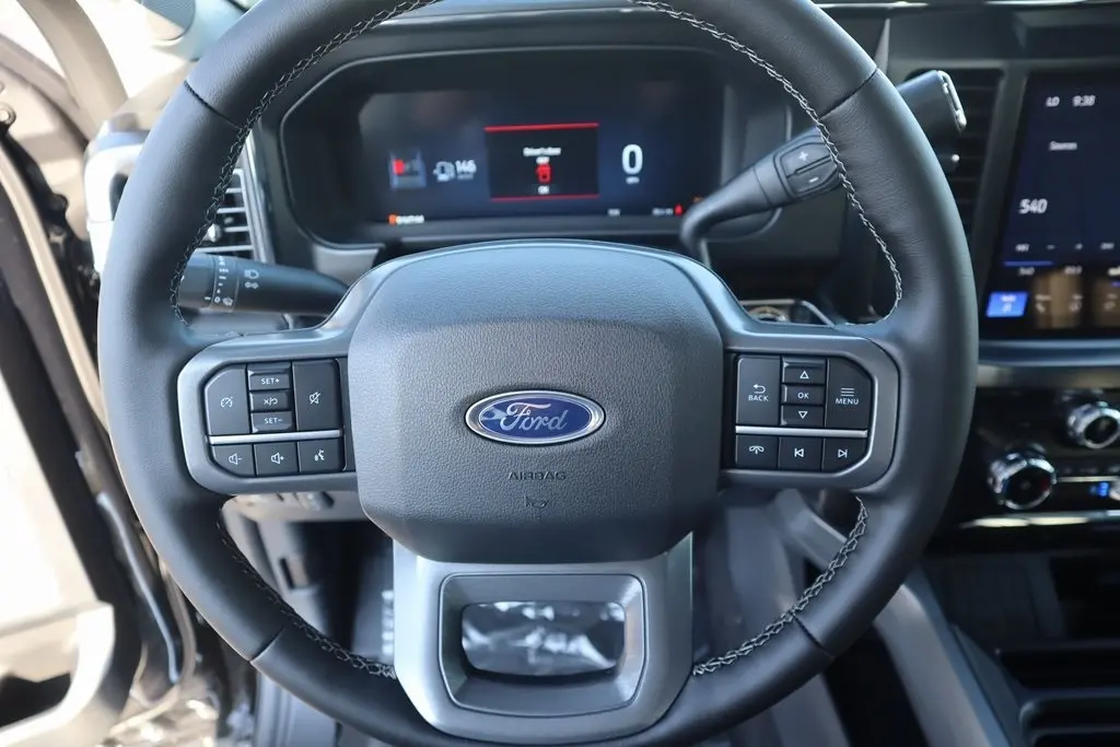 2026 Ford F-250 Lariat photo 3