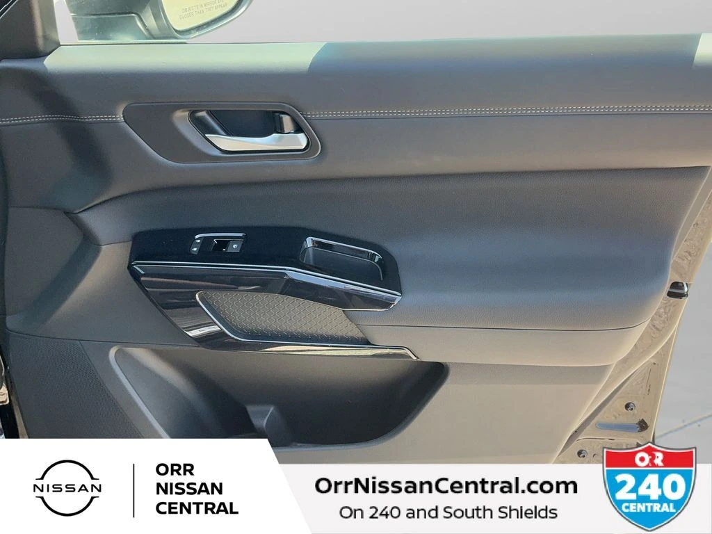 2026 Nissan Pathfinder Platinum - Photo 10