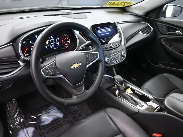 2024 Chevrolet Malibu Premier 2LT photo 17