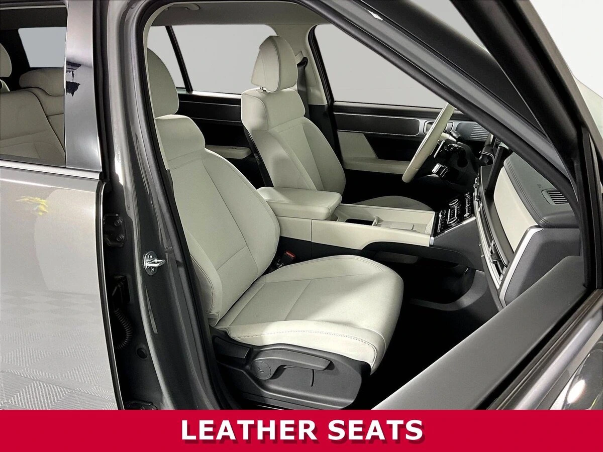 2025 Hyundai Santa Fe SE - Photo 27