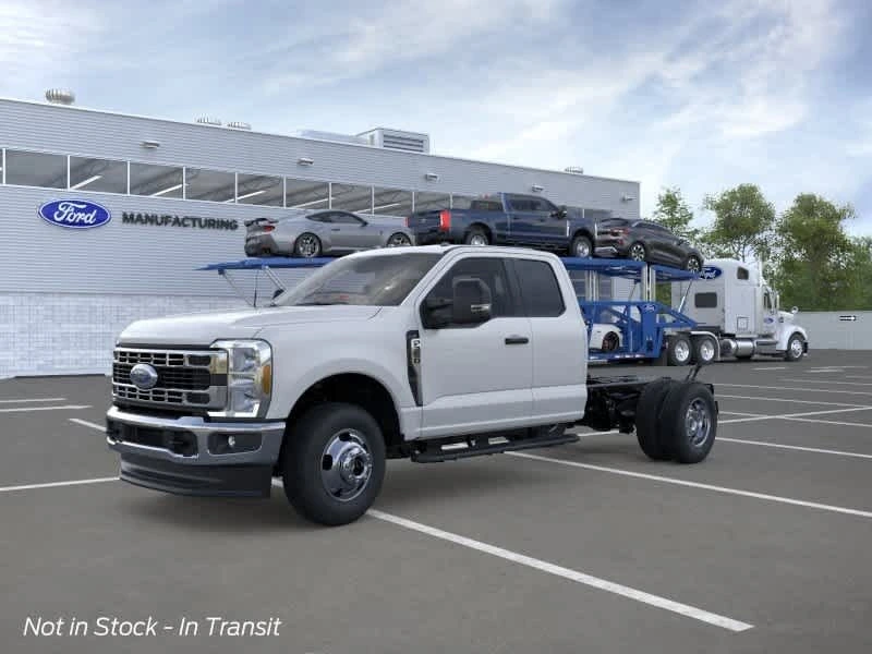 2026 Ford F-350 XL 4x4 SuperCab 168-In DRW's photo
