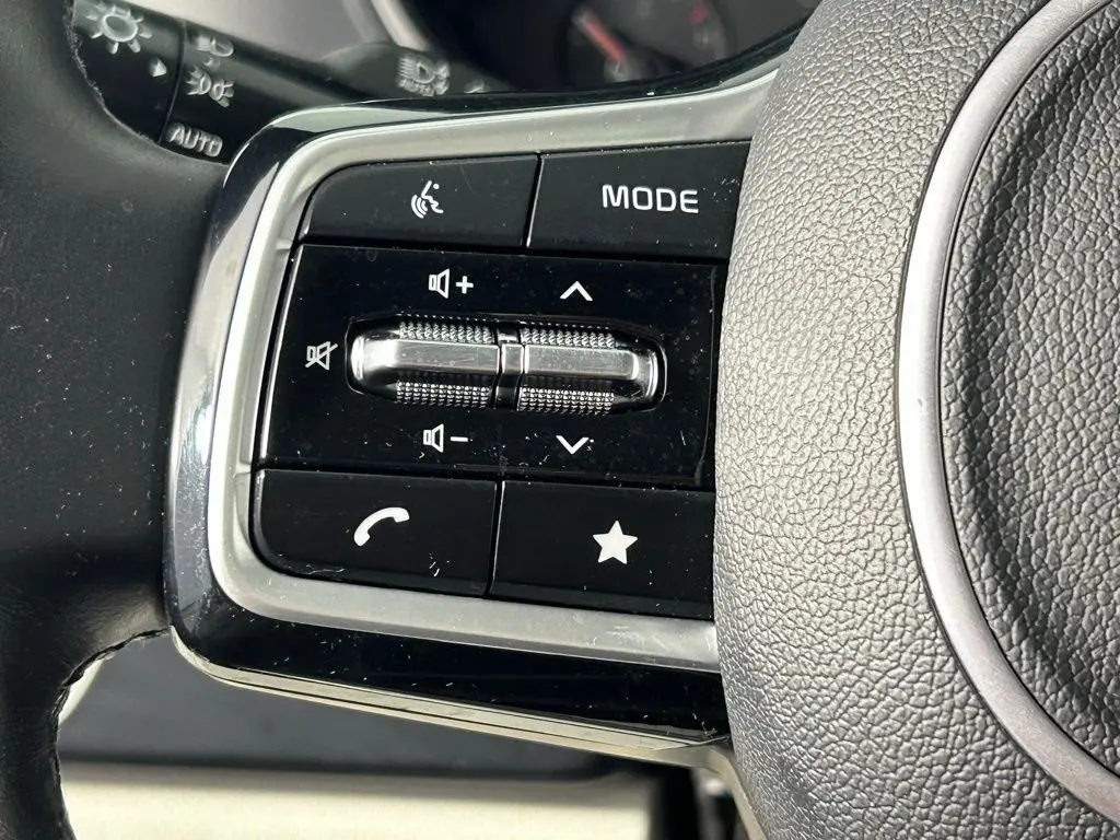 2022 Kia Carnival LXS photo 23