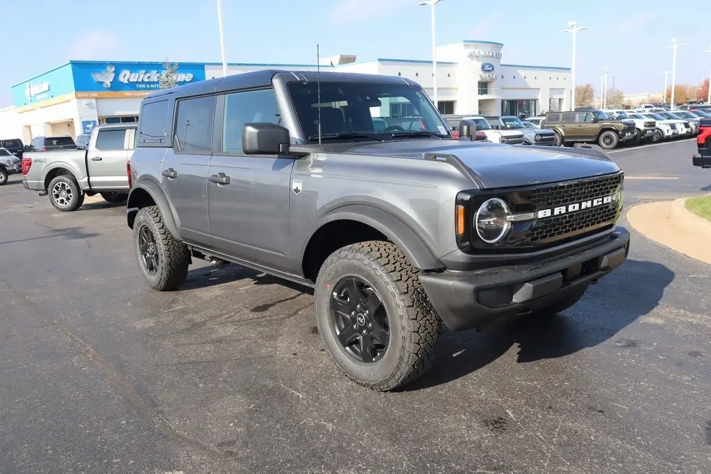 2025 Ford Bronco 4-Door Big Bend's photo