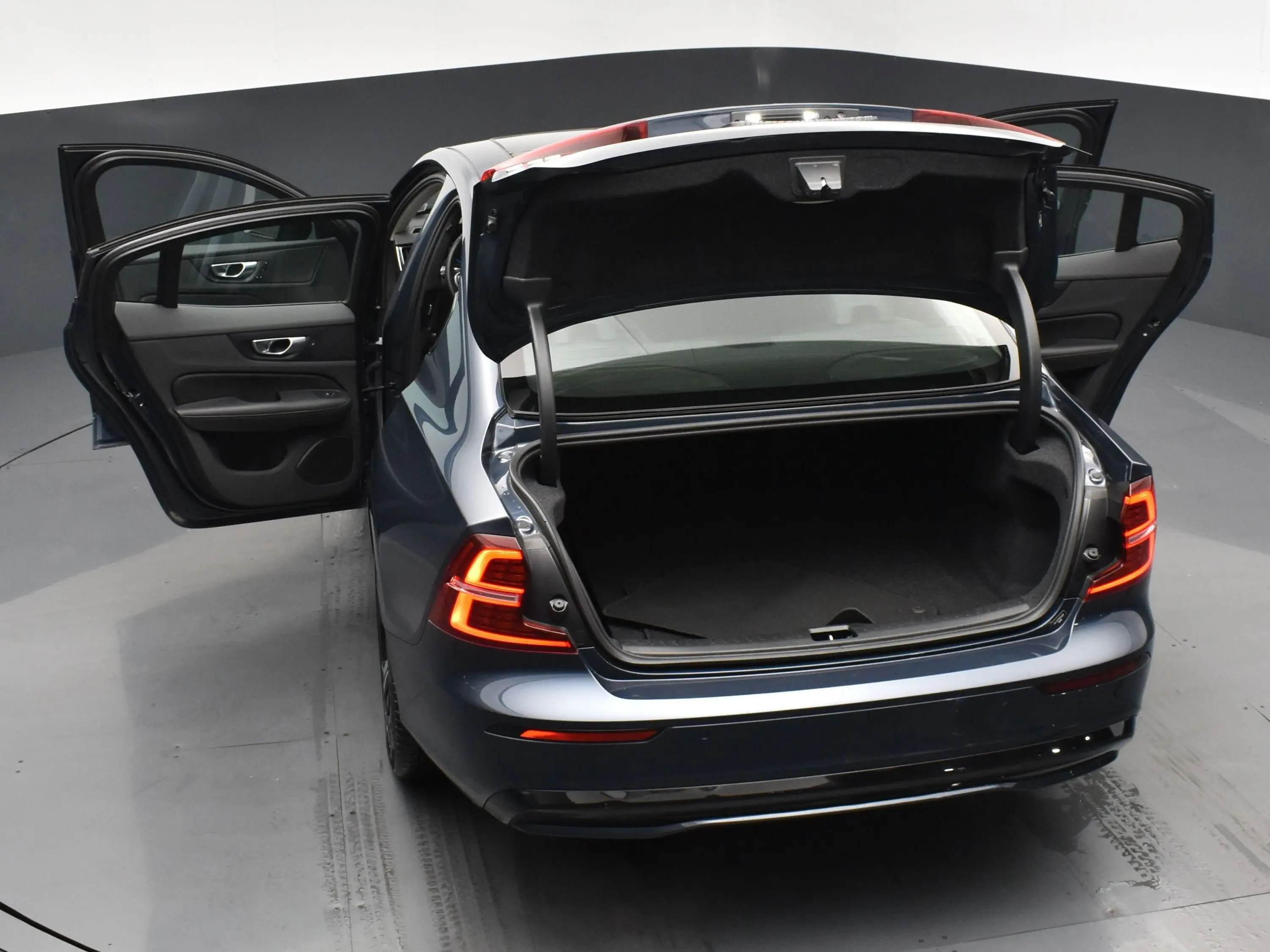 2024 Volvo S60 B5 AWD Core photo 29