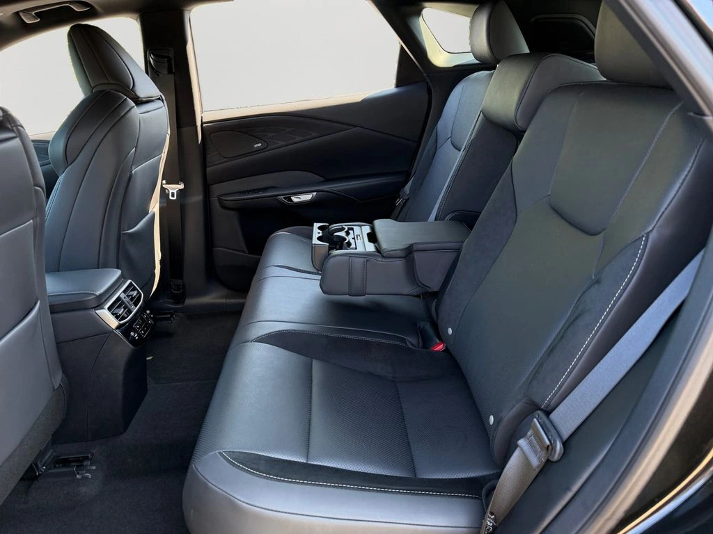 2024 Lexus RX Hybrid 500h - Photo 12