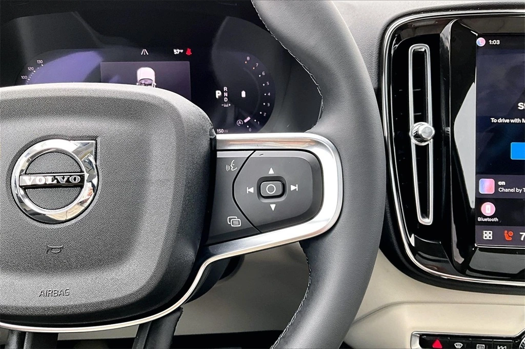 2024 Volvo - image 12