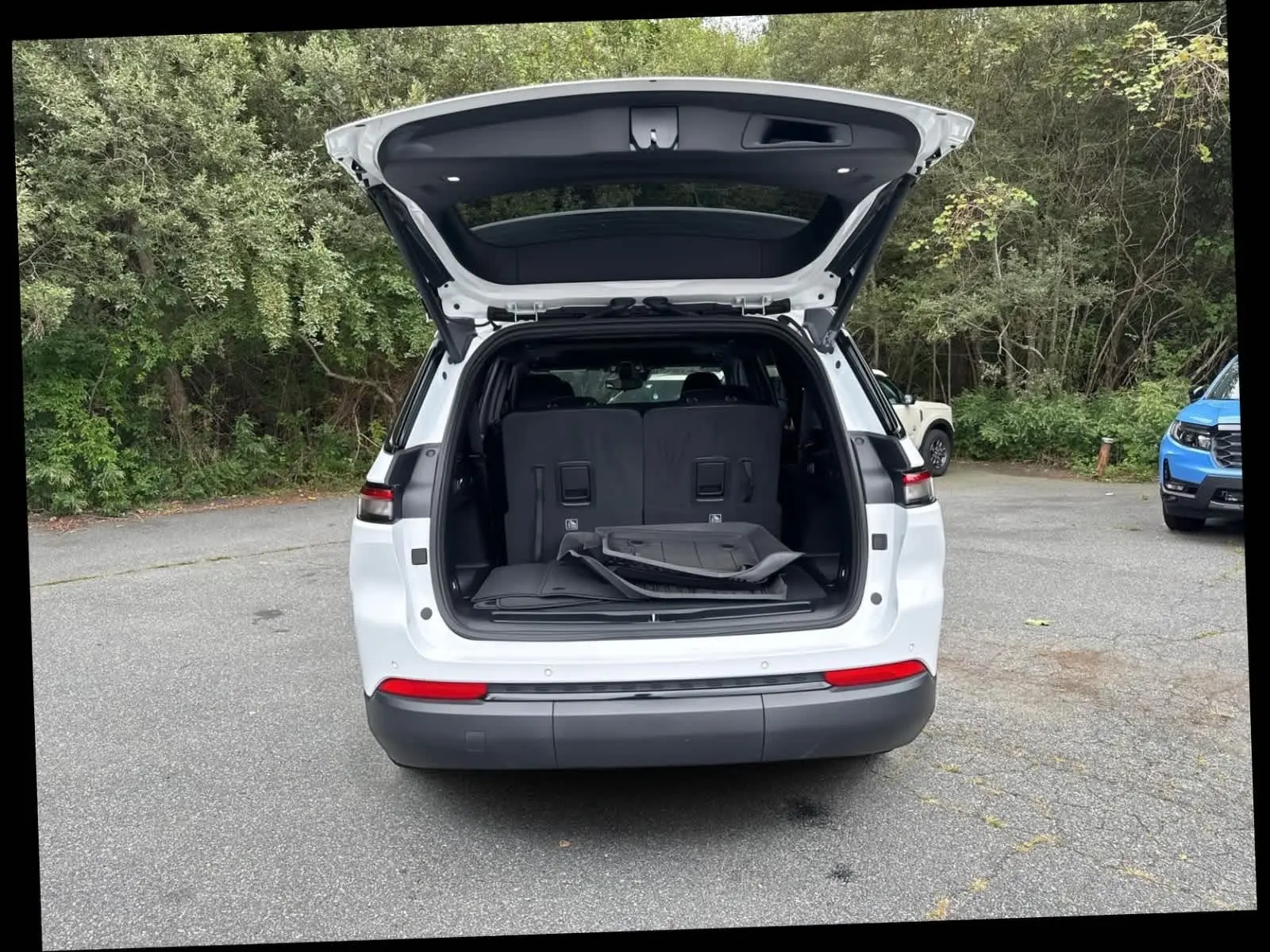2023 Jeep Grand Cherokee Altitude photo 35