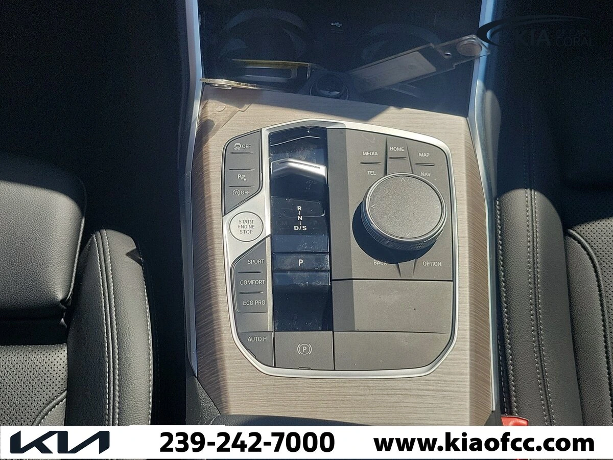 2025 BMW 3 Series 330i - Photo 20