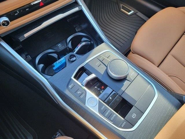 2026 BMW 3 Series 330i - Photo 21