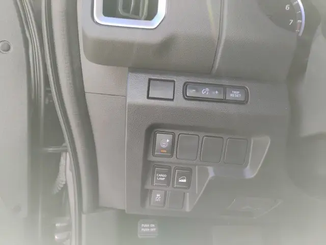 2025 Nissan Frontier SV photo 9