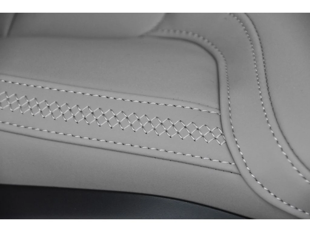 2026 Volvo - image 33