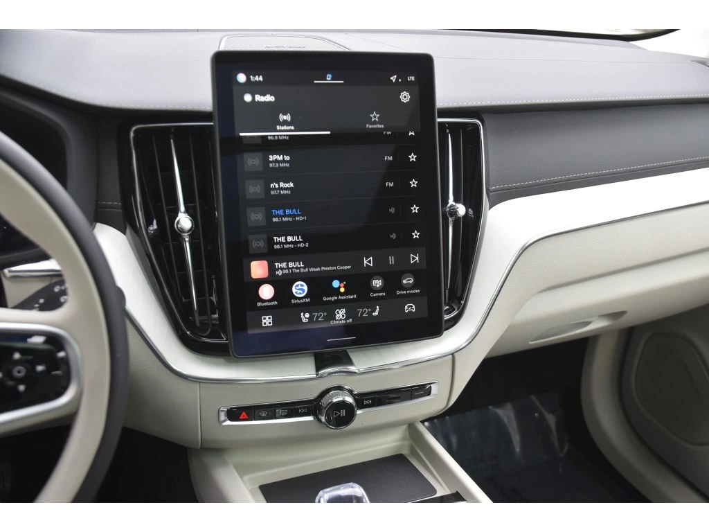 2026 Volvo - image 16