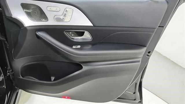 2026 Mercedes-Benz GLS 34