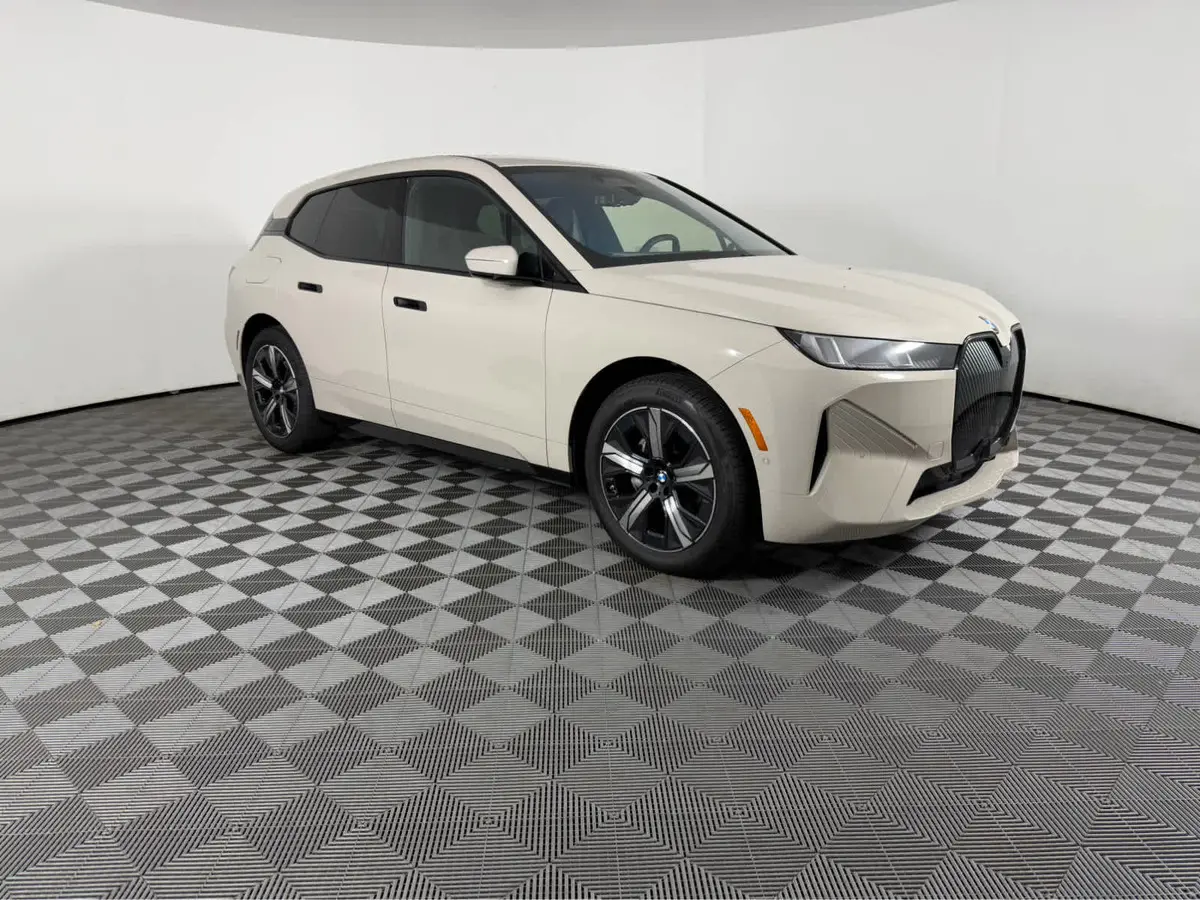 2026 BMW iX 45's photo