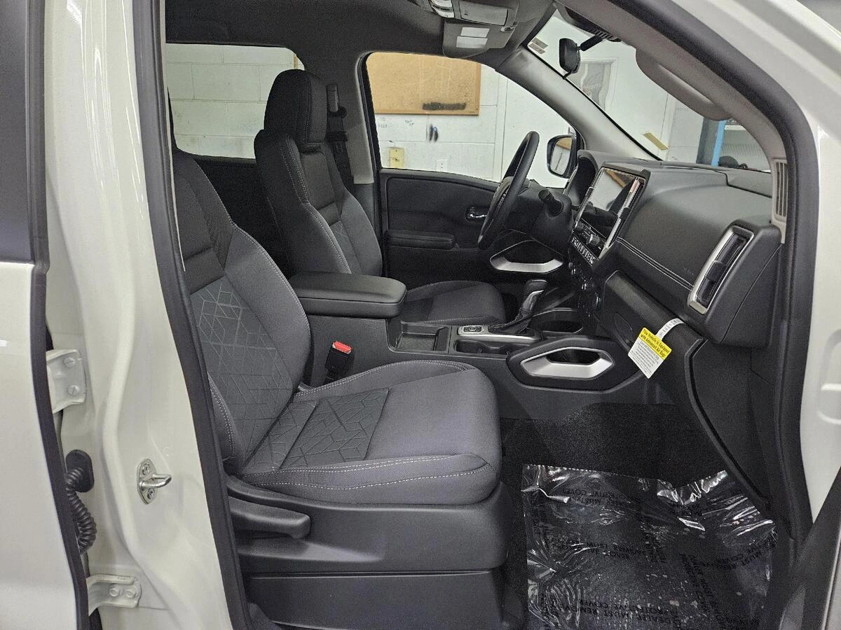 2026 Nissan Frontier SV - Photo 9